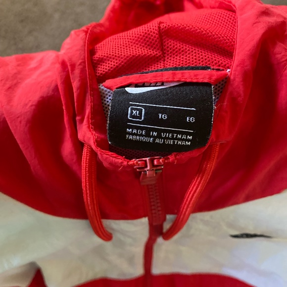 Nike zip up hoodie/windbreaker - Picture 2 of 2